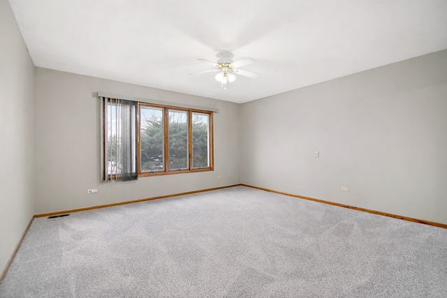 13335 Silver Fox Drive, Lemont, IL 60439