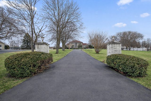 13335 Silver Fox Drive, Lemont, IL 60439