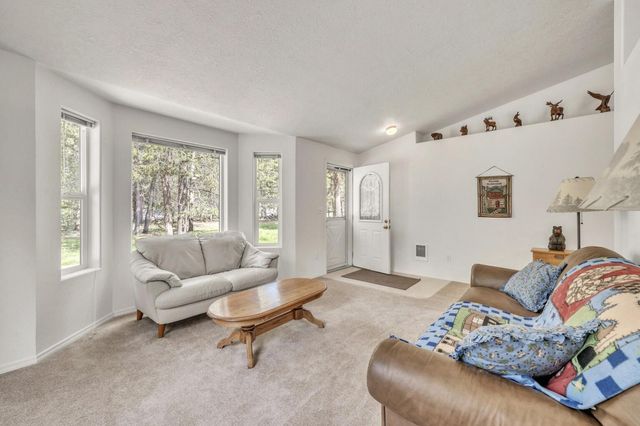 52494 Deerfield Drive, La Pine, OR 97739