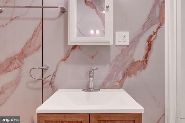 1059 MARKET ST, Sunbury, PA 17801