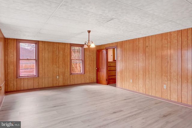 1059 MARKET ST, Sunbury, PA 17801