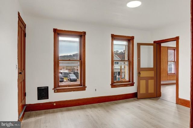 1059 MARKET ST, Sunbury, PA 17801