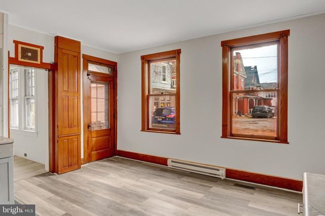 1059 MARKET ST, Sunbury, PA 17801