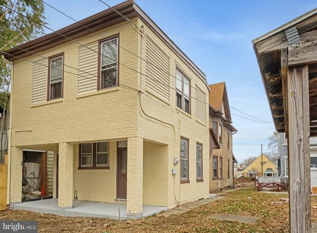 1059 MARKET ST, Sunbury, PA 17801