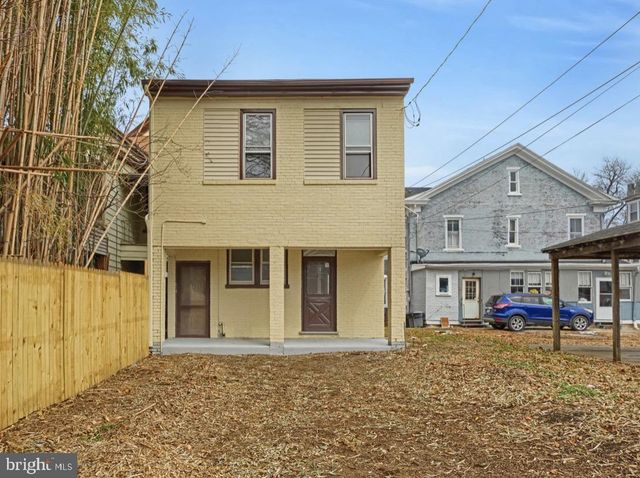 1059 MARKET ST, Sunbury, PA 17801