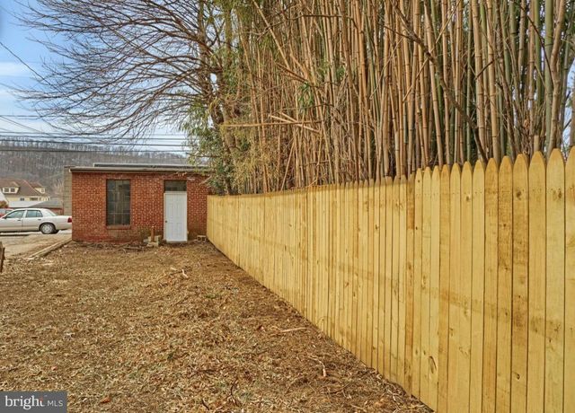 1059 MARKET ST, Sunbury, PA 17801