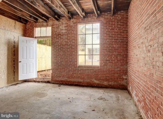 1059 MARKET ST, Sunbury, PA 17801