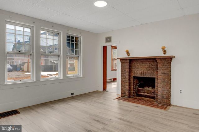 1059 MARKET ST, Sunbury, PA 17801