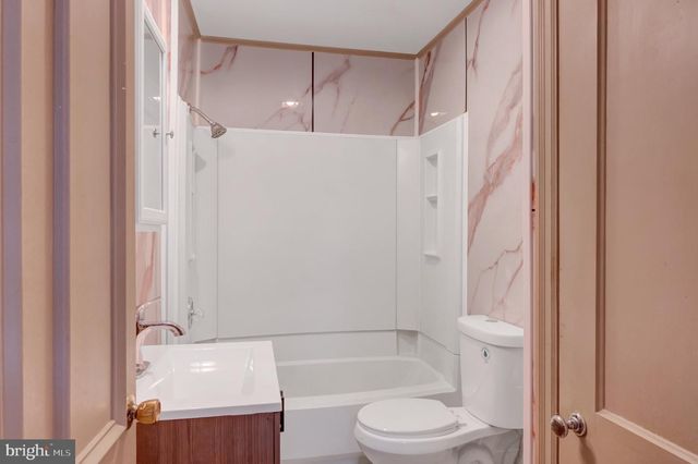 1059 MARKET ST, Sunbury, PA 17801