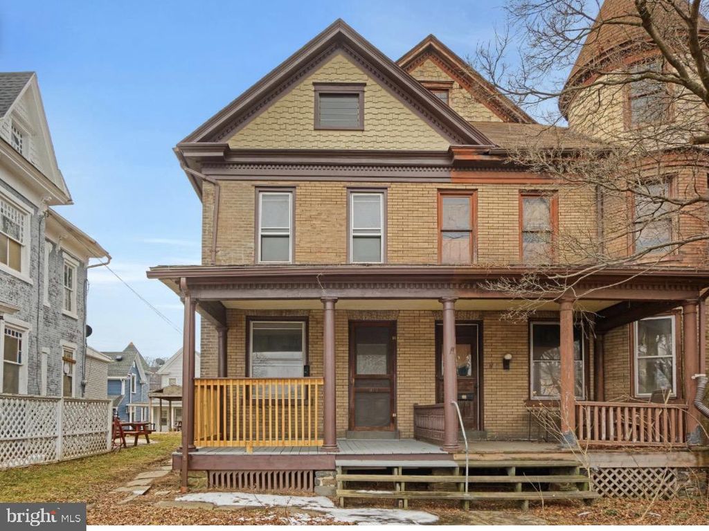 1059 MARKET ST, Sunbury, PA 17801