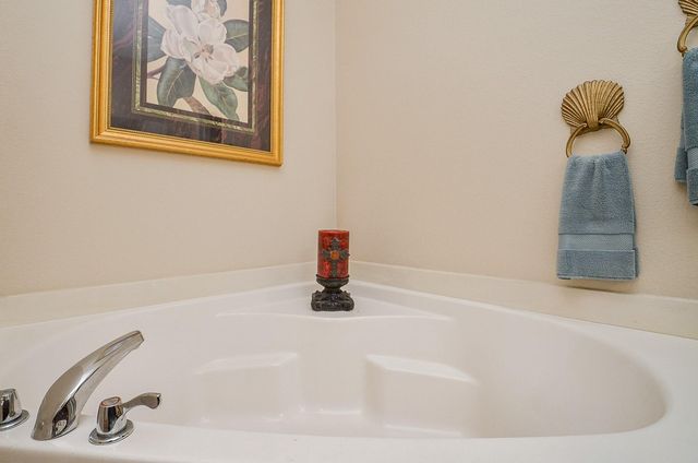 858 Driftwood Lane, La Marque, TX 77568