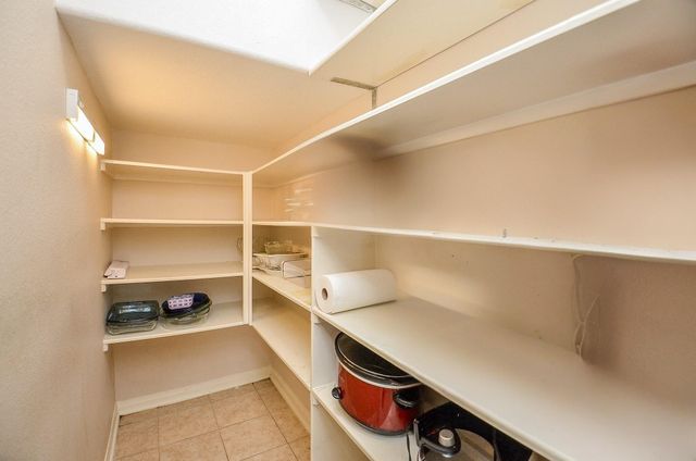 858 Driftwood Lane, La Marque, TX 77568