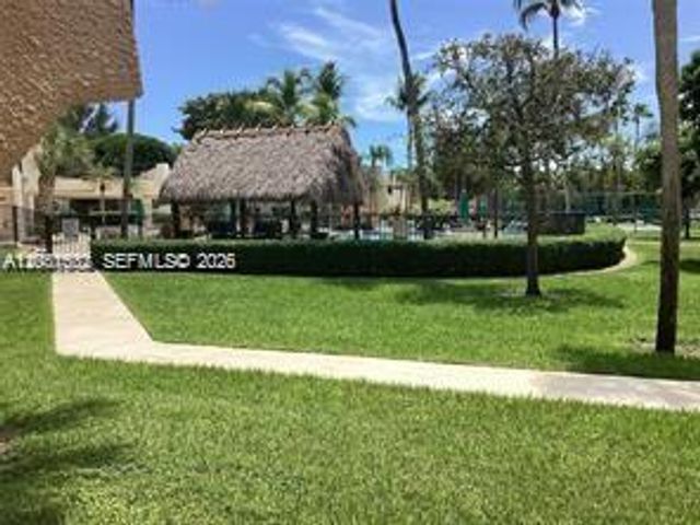 8261 SW 128th St 202, Pinecrest, FL 33156