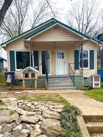 910 College St, W, Fayetteville, TN 37334