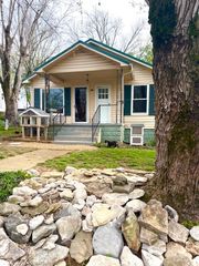 910 College St, W, Fayetteville, TN 37334