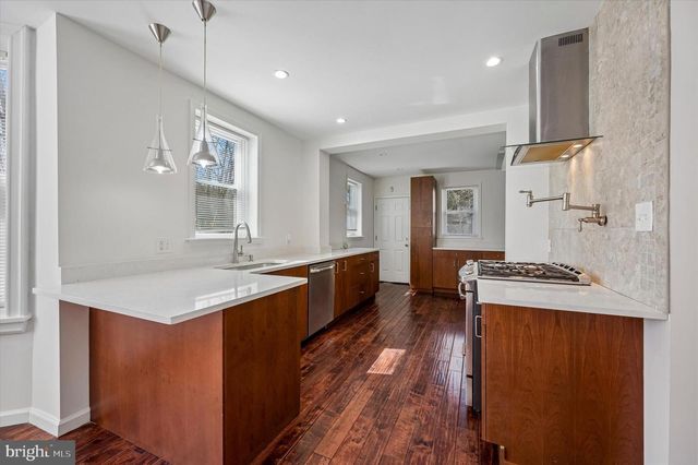636 N 40TH ST, Philadelphia, PA 19104