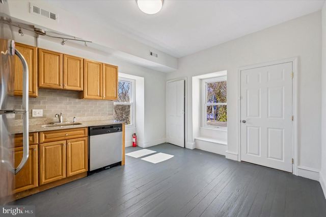 636 N 40TH ST, Philadelphia, PA 19104