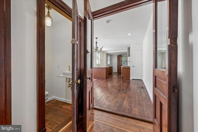 636 N 40TH ST, Philadelphia, PA 19104
