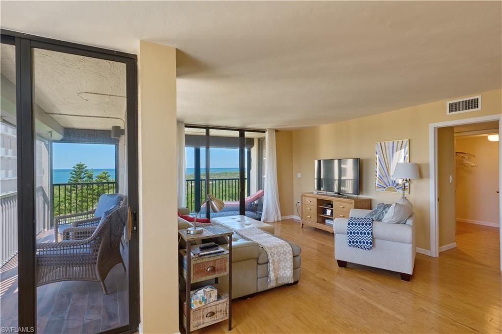 17 Bluebill AVE 901, NAPLES, FL 34108 — photo 3