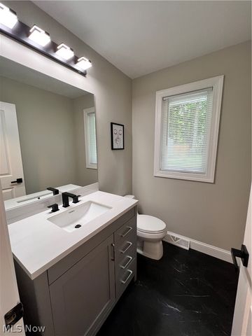 704 Echo Drive, Gates Mills, OH 44040