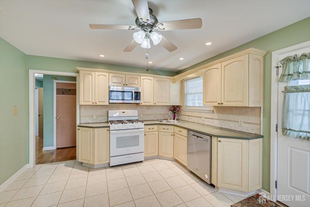 10 James Street, South River, NJ 08882