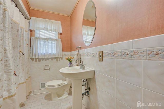 10 James Street, South River, NJ 08882