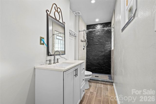 117 Robinson Avenue, Matthews, NC 28104