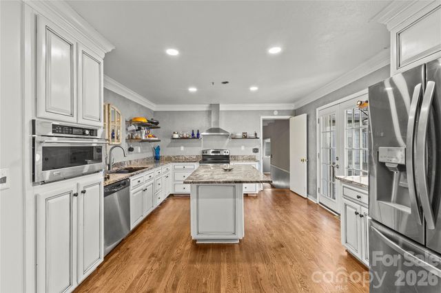 117 Robinson Avenue, Matthews, NC 28104