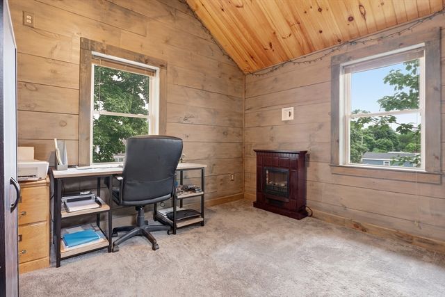 2 Cashman Rd, Peabody, MA 01960