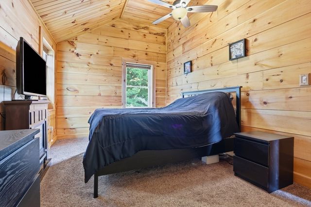 2 Cashman Rd, Peabody, MA 01960