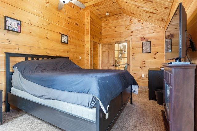 2 Cashman Rd, Peabody, MA 01960