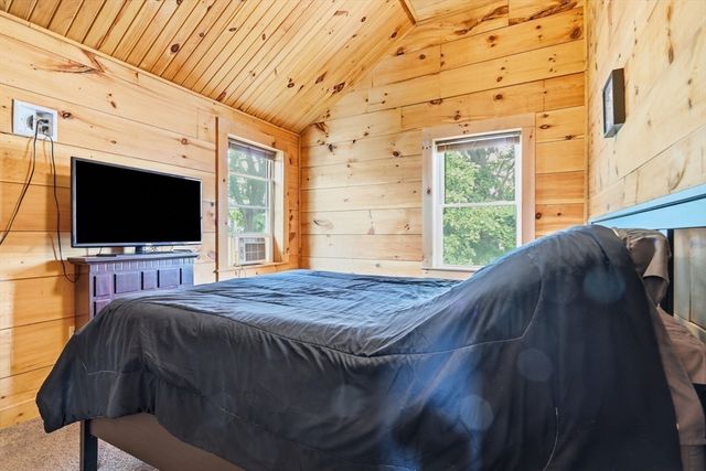 2 Cashman Rd, Peabody, MA 01960