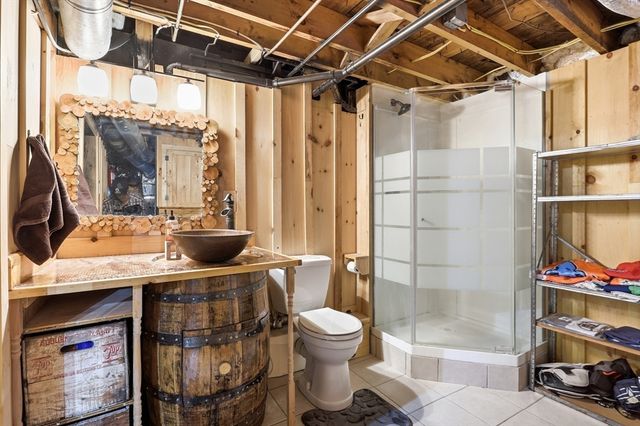 2 Cashman Rd, Peabody, MA 01960