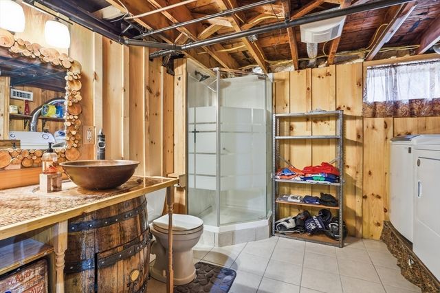 2 Cashman Rd, Peabody, MA 01960