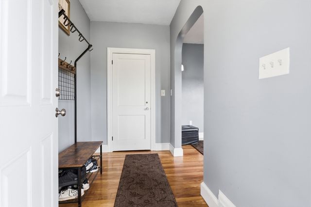 2 Cashman Rd, Peabody, MA 01960