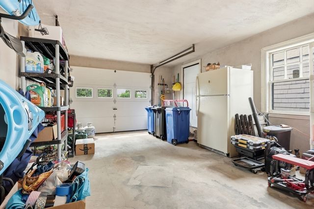 2 Cashman Rd, Peabody, MA 01960