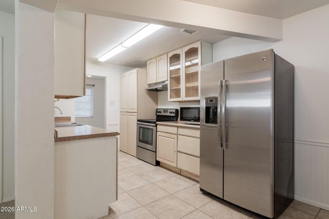 1335 E BROADWAY Road, Mesa, AZ 85204