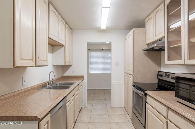 1335 E BROADWAY Road, Mesa, AZ 85204