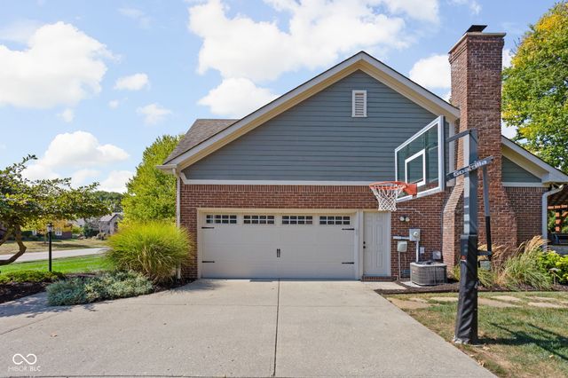 1459 Stonemill Circle N, Carmel, IN 46032