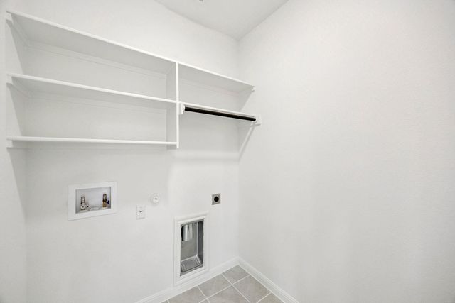 130 Tolo DR, Elgin, TX 78621