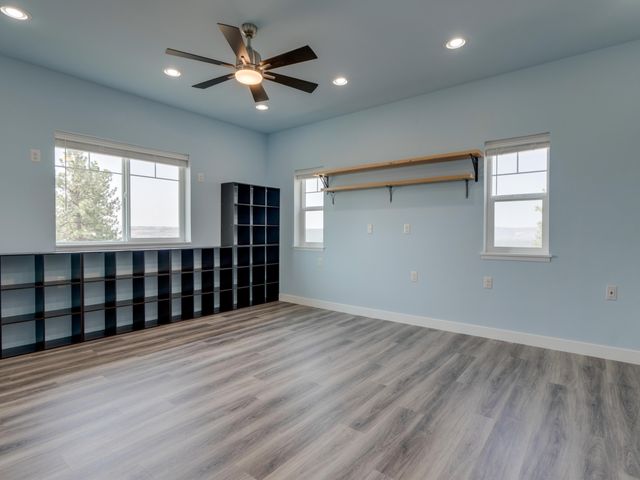 6560 Pine Ridge Way, Nine Mile Falls, WA 99026
