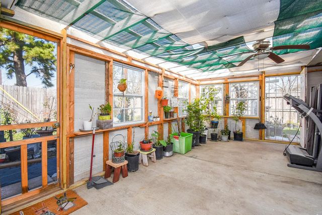 9527 Willow Wood Lane, Houston, TX 77086