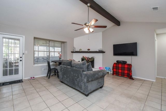 9527 Willow Wood Lane, Houston, TX 77086