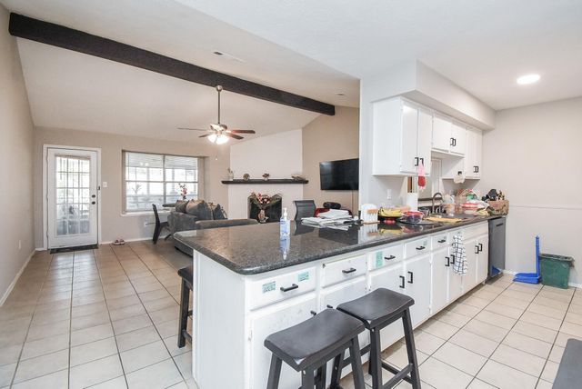 9527 Willow Wood Lane, Houston, TX 77086