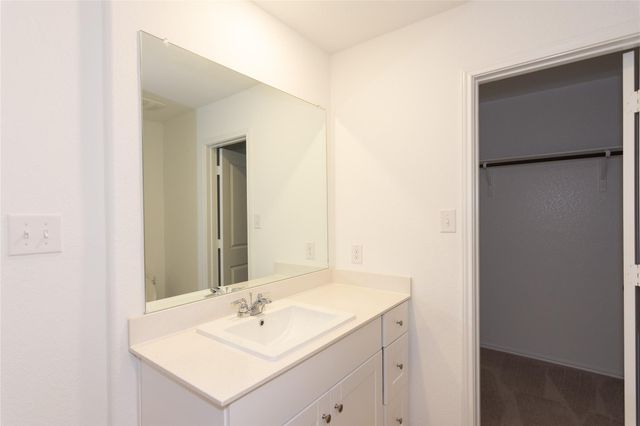 544 Rancho Del Cielo LOOP, Jarrell, TX 76537