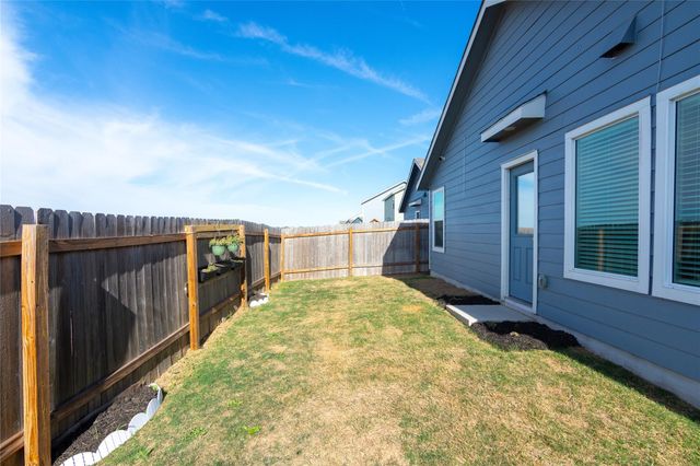 544 Rancho Del Cielo LOOP, Jarrell, TX 76537