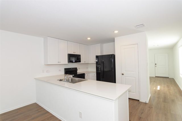 544 Rancho Del Cielo LOOP, Jarrell, TX 76537