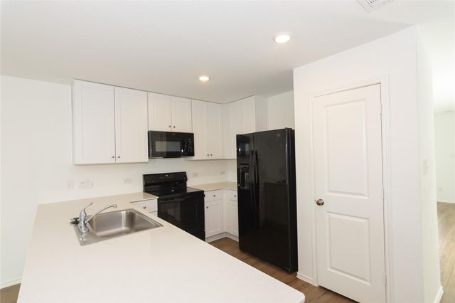 544 Rancho Del Cielo LOOP, Jarrell, TX 76537