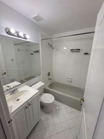 11614 NW 51st Ln, Doral, FL 33178