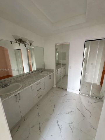 11614 NW 51st Ln, Doral, FL 33178